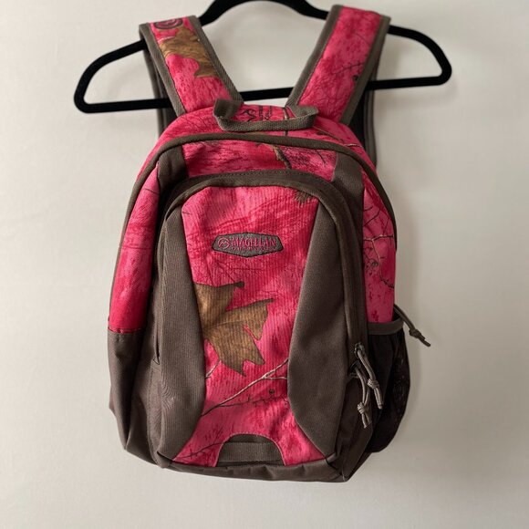 Magellan Outdoors Womens Pink Brown Realtree Camo Print Shoulder Strap Backpack - Picture 1 of 9